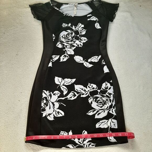 Andrea Missy Floral Dress Size S - Picture 5 of 8